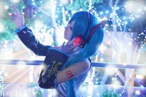 Hatsune Miku Cosplay by Mon
