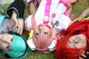 Donaire as Hatsune Mikuo (left) with Team Genshin members Rhylene Mission (center) and Zenon Hernandez (right)